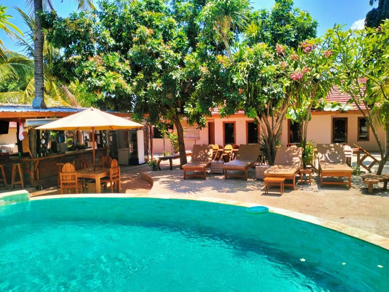 Jati Village, Party Hostel And Bungalows Gili Trawangan Esterno foto